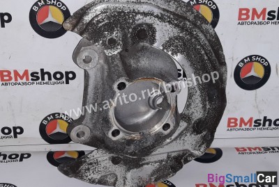 Поворотный кулак передний правый bmw e90