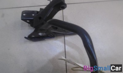 Кронштейн двигателя задний от Nissan Almera N16 2000-2006