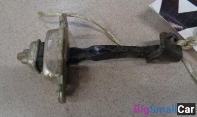 Ограничитель двери передней правой от Kia Shuma 2001-2004 - купить Белой Глине