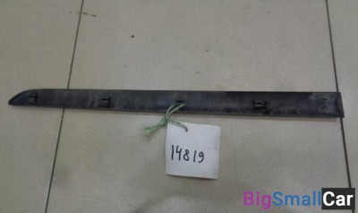 Молдинг задней правой двери от Peugeot 207  2006-2012 - купить Белой Глине