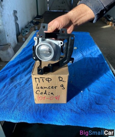 Фара правая Mitsubishi Lancer IX Cedia (птф)