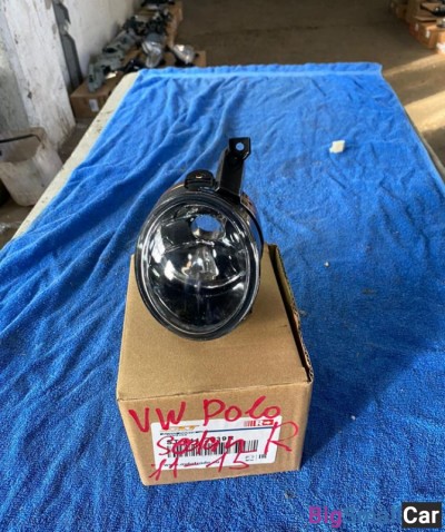 Фара противотуманная правая Volkswagen Polo