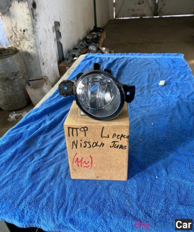 Фара противотуманная левая Nissan Juke