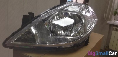 Фара левая Nissan Tiida