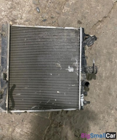 Радиатор охлаждения Nissan note RH