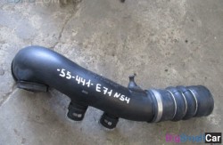 Патрубок наддувочного воздуха (13 Подготовка и регулир. рабочей смеси) 13717571351