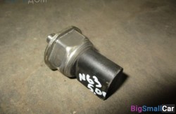 Датчик в топливной рампе n63 (13 Подготовка и регулир. рабочей смеси) 13537537319