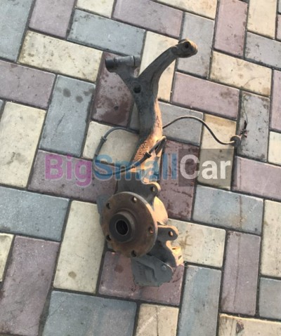 Поворотный кулак левый Фольксваген пассат б5